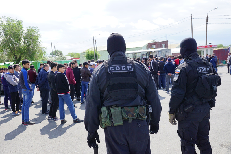 ПРИ ПОДДЕРЖКЕ ЧЕЛЯБИНСКОГО СОБР ПРОВЕДЕНА ПРОВЕРКА ИНОСТРАННЫХ ГРАЖДАН ВБЛИЗИ ГРАНИЦЫ С КАЗАХСТАНОМ