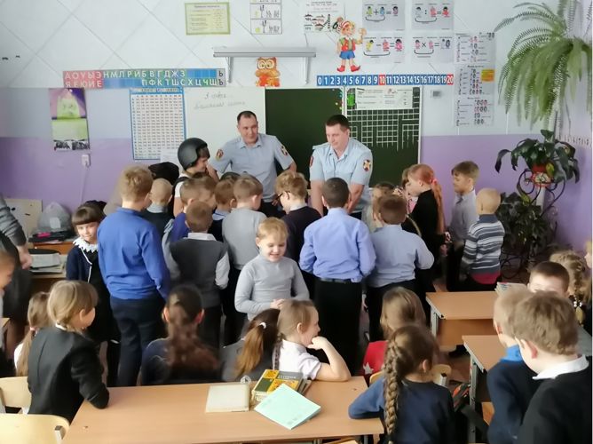 В Челябинской области росгвардейцы провели «Урок мужества», посвященный 100-летию Алексей Волошина – Героя двух сверхдержав