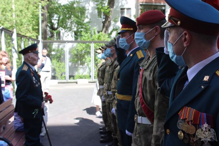 На Южном Урале росгвардейцы организовали персональные концертные программы для ветеранов Великой Отечественной войны