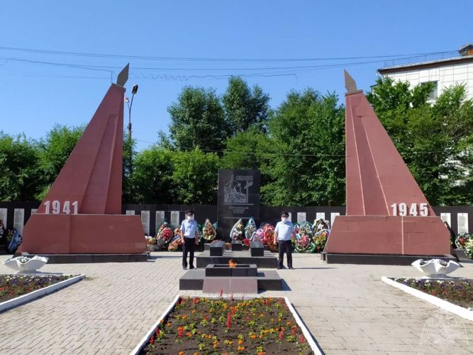 В День памяти и скорби южноуральские росгвардейцы рассказали о монументе Славы, в основании которого заложена земля со всех городов-героев страны