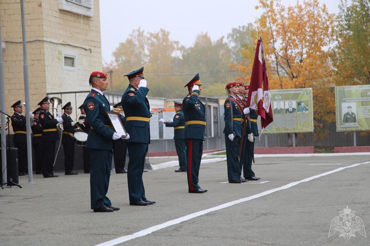 Боевое знамя вручено отряду спецназа «Оберег» Росгвардии