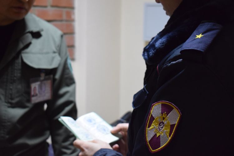 В Челябинске сотрудники вневедомственной охраны задержали мужчину, находившегося в федеральном розыске