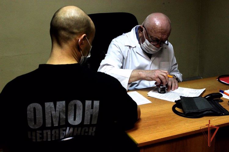 Бойцы подразделений сил специального назначения приняли участие в донорской акции в Челябинске