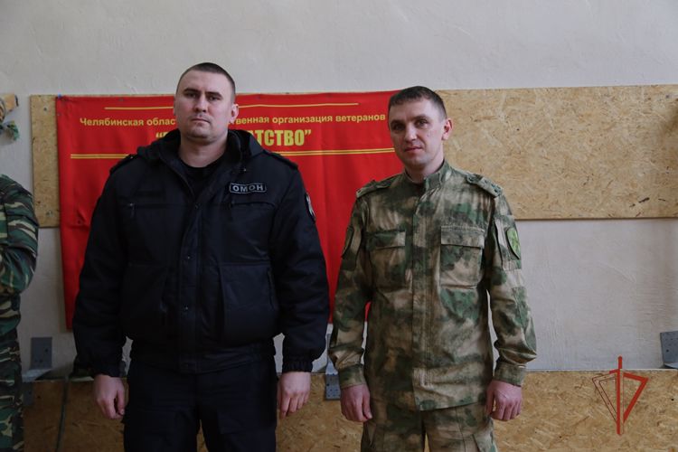 Воспитанники военно-патриотического клуба прошли испытания на право ношения краповой тельняшки и шеврона