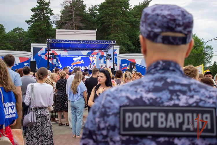 Росгвардейцы поддержали участников спецоперации, выступив на музыкальном фестивале «За Россию!» в Челябинске