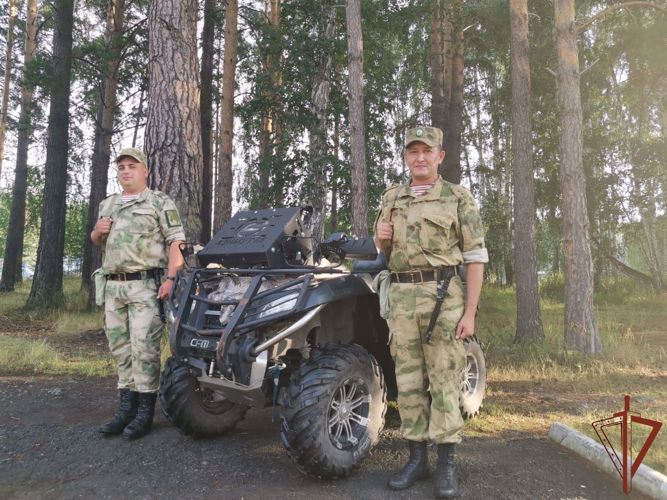 На Южном Урале военнослужащие Росгвардии спасли молодого человека, заблудившегося в болотистой местности