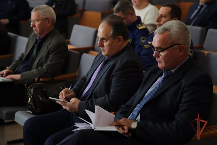 Сотрудники Росгвардии провели совещание с руководителями частных охранных предприятий, обеспечивающих безопасность объектов транспортной и энергетической инфраструктуры