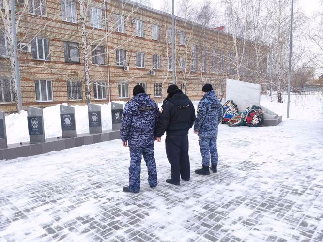Росгвардейцы приняли участие в мероприятиях, посвященных дню памяти о россиянах, исполнявших служебный долг за пределами Отечества