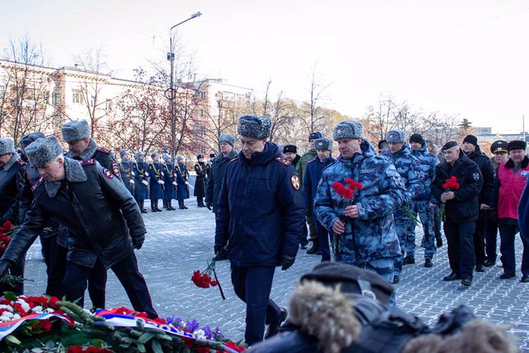 В Челябинске росгвардейцы почтили память воинов, исполнявших служебный долг за пределами Отечества