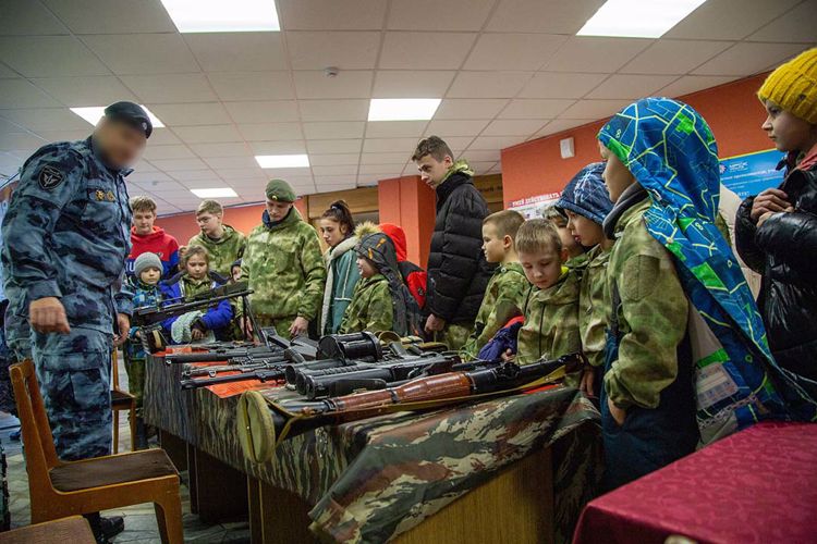 Музыканты сводного оркестра Уральского округа Росгвардии сыграли сюиту А.Хачатуряна в честь 80-летия победы в Сталинградской битве (видео)