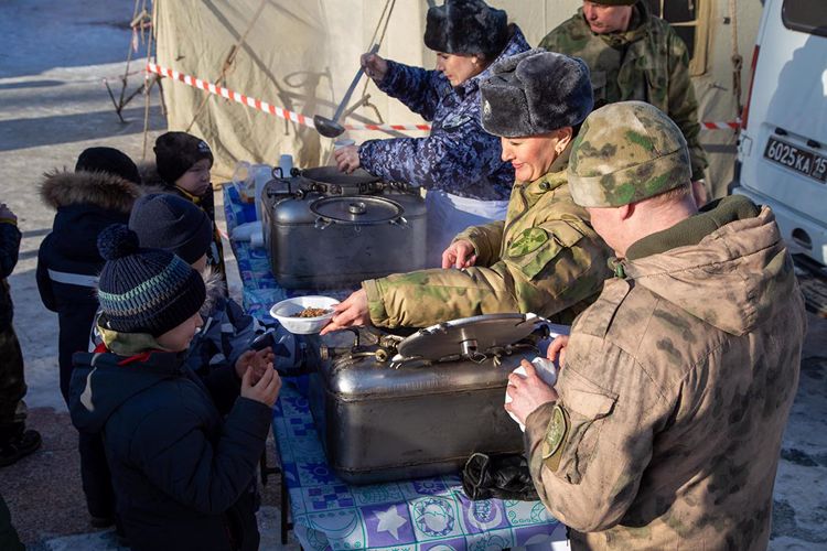 Музыканты сводного оркестра Уральского округа Росгвардии сыграли сюиту А.Хачатуряна в честь 80-летия победы в Сталинградской битве (видео)