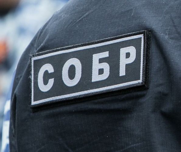 В Челябинске при поддержке СОБР «Рифей» задержаны подозреваемые в организации занятия проституцией (видео)