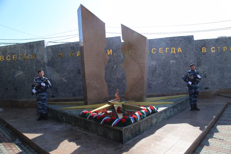 В преддверии Дня войск национальной гвардии росгвардейцы почтили память погибших сотрудников и военнослужащих