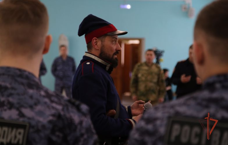 В честь 209-й годовщины взятия Парижа росгвардейцы и известный челябинский художник проведут мероприятие для школьников