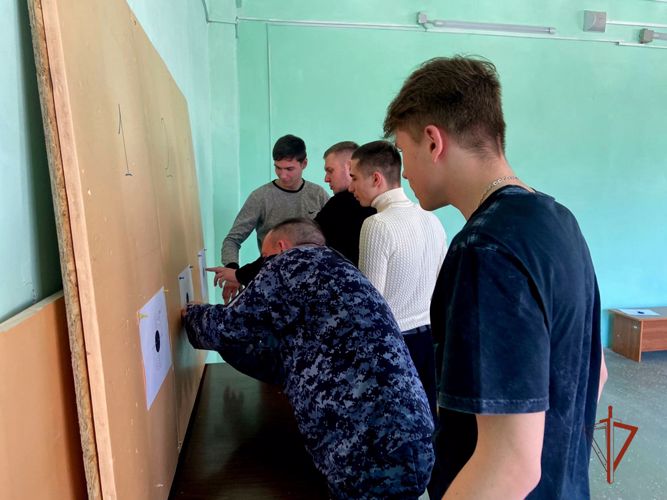 Троицкие росгвардейцы приняли участие в организации открытого первенстве по стрельбе среди школьников и студентов