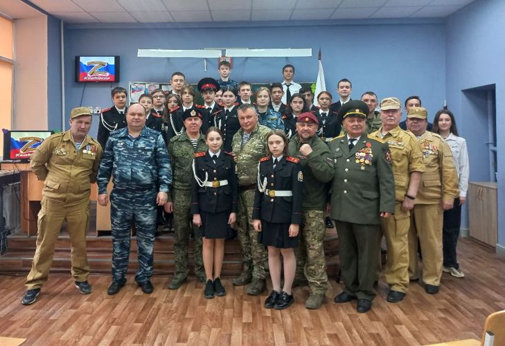 На Южном Урале росгвардейцы встретили участников автопробега «Дорога к Победе»