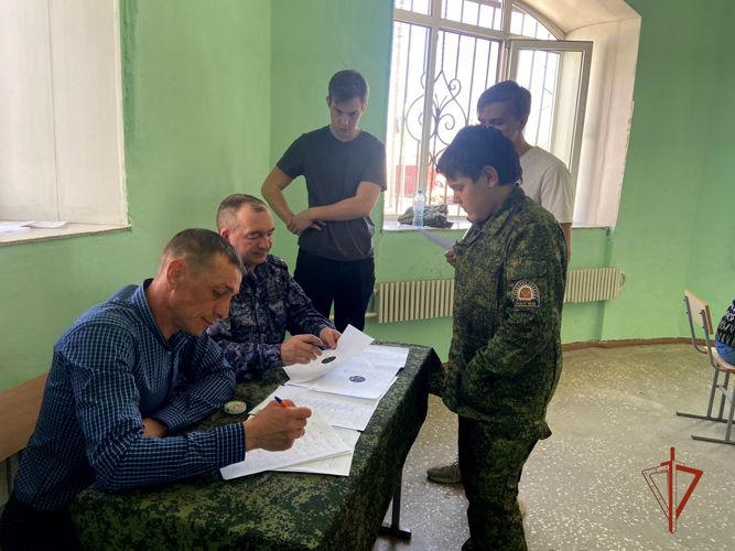Троицкие росгвардейцы приняли участие в организации открытого первенстве по стрельбе среди школьников и студентов