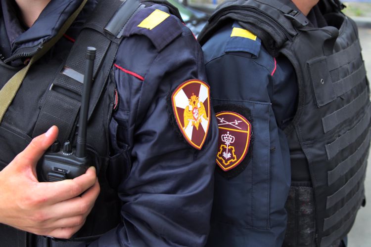 В Челябинске росгвардейцы задержали гражданина Армении, 7 лет находившегося в федеральном розыске 