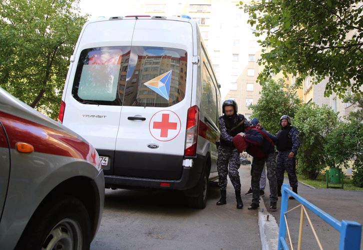 В Челябинске сотрудники Росгвардии задержали подозреваемого в нанесении побоев девушке – фельдшеру скорой помощи