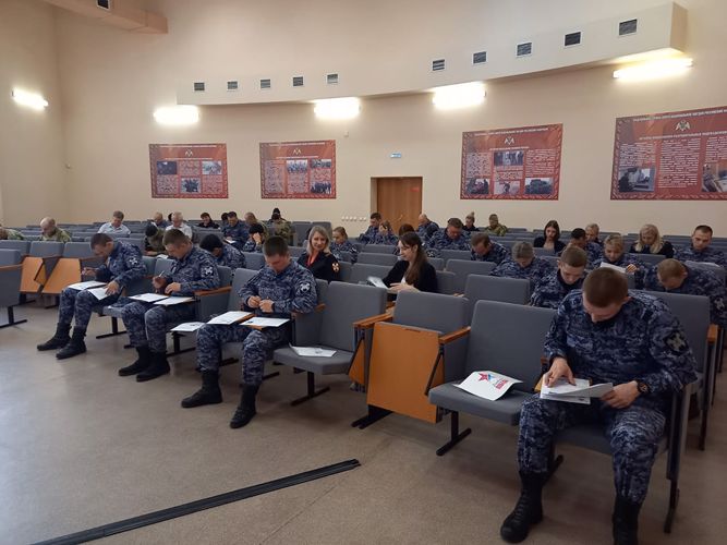 Сотрудники и военнослужащие Росгвардии Южного Урала написали «Диктант Победы»