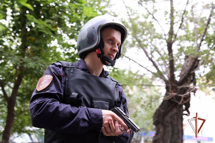 В Миассе росгвардейцы задержали подозреваемого в нанесении ножевого ранения