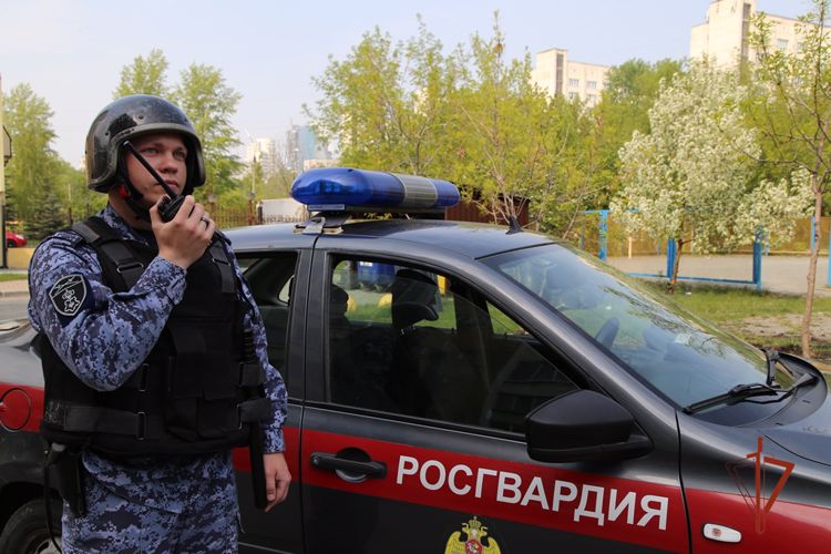  В Магнитогорске росгвардейцы задержали двух подозреваемых в избиении материи