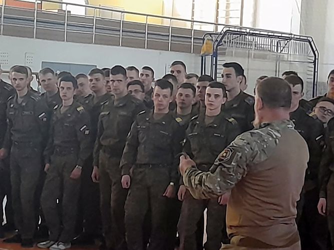 В Челябинске ветераны СОБР провели для курсантов занятия по тактической медицине