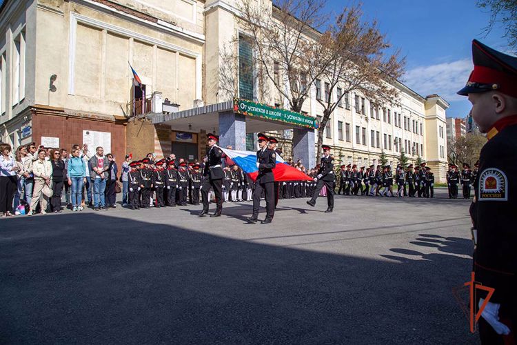 В Челябинске росгвардейцы приняли в кадеты более 160 школьников