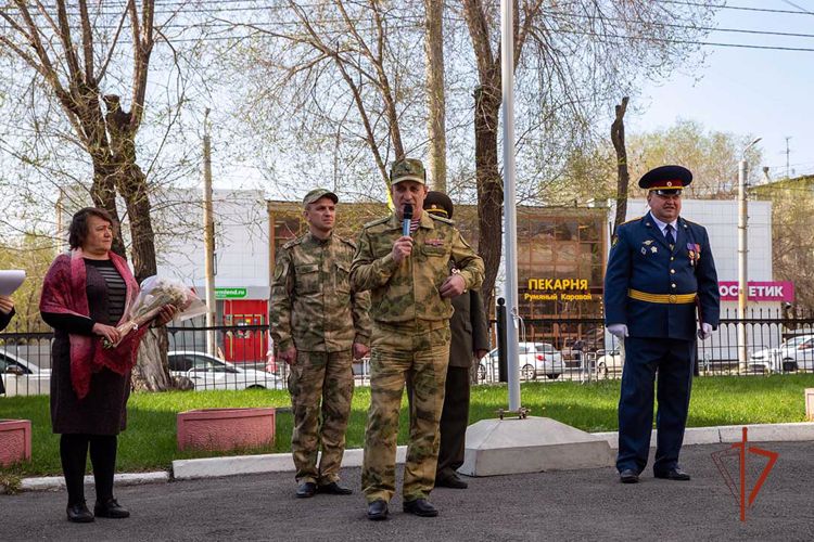 В Челябинске росгвардейцы приняли в кадеты более 160 школьников