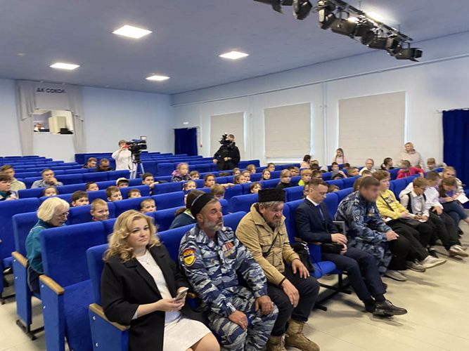 Росгвардейцы приняли участие в проведении общегородского «Урока Мужества» для школьников 