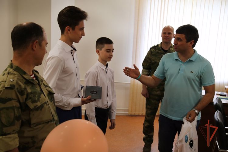 Росгвардейцы провели ряд мероприятий ко Дню защиты детей на Южном Урале
