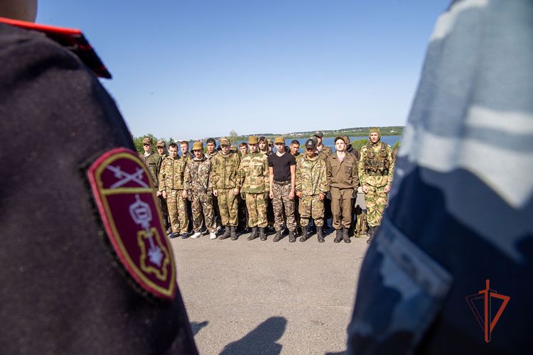 В Челябинске росгвардейцы приняли участие в проведении итоговых экзаменов для курсантов