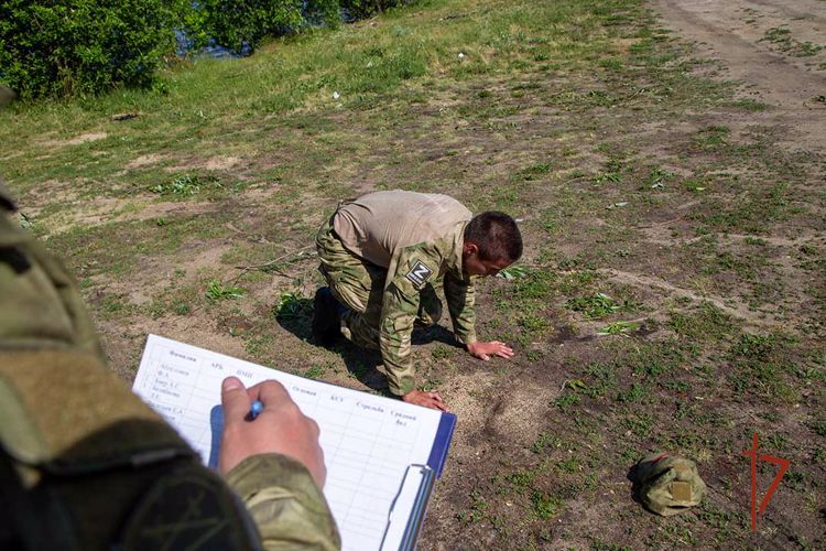 В Челябинске росгвардейцы приняли участие в проведении итоговых экзаменов для курсантов