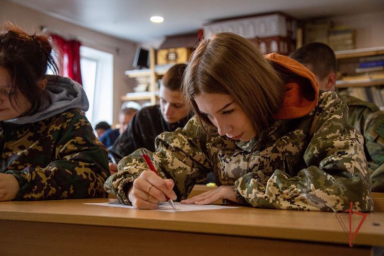 В Челябинске подшефные курсанты присоединились к акции «Письмо солдату»