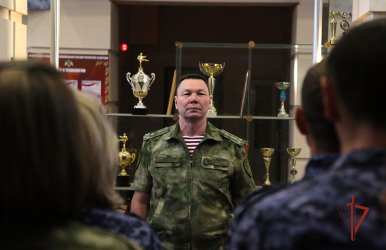 По всему Южному Уралу росгвардейцы принимают участие в мероприятиях ко Дню памяти и скорби 