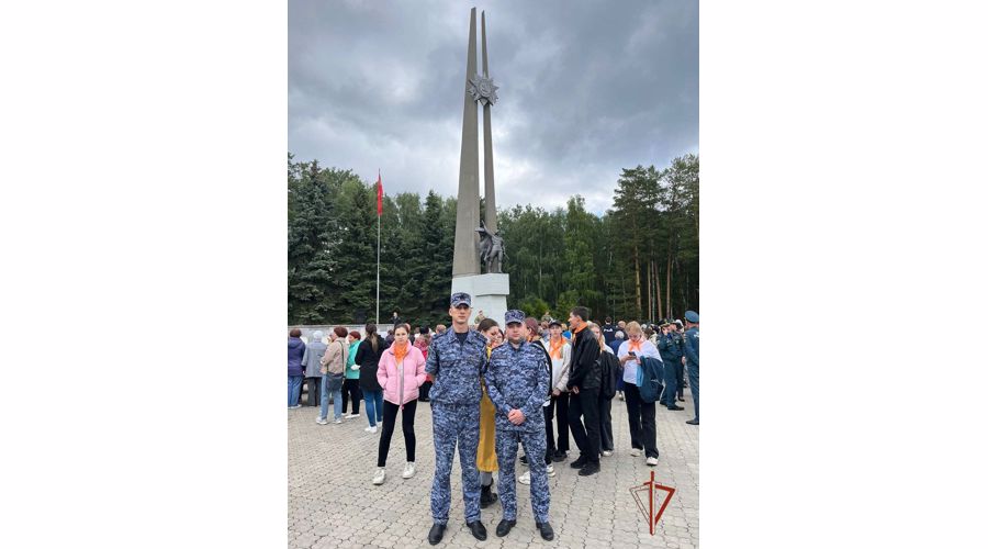 По всему Южному Уралу росгвардейцы принимают участие в мероприятиях ко Дню памяти и скорби 
