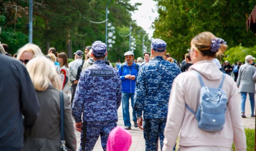 Росгвардейцы приняли участие в обеспечении безопасности Дня России на Южном Урале