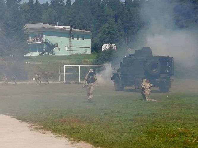 Бойцы ОМОН «Таганай» в рамках акции «Каникулы с Росгвардией» провели для своих подшефных зарницу