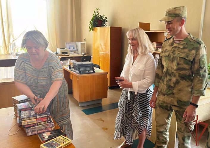 Всероссийскую акцию «Подари книгу библиотеке» поддержали военнослужащие Росгвардии на Урале