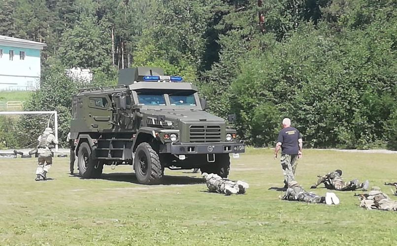 Бойцы ОМОН «Таганай» в рамках акции «Каникулы с Росгвардией» провели для своих подшефных зарницу