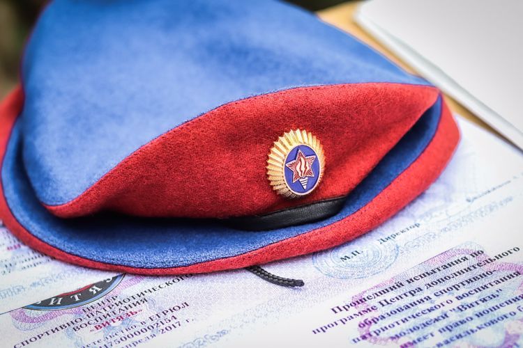 Воспитанник магнитогорского Центра «Витязь» успешно сдал экзамен на право ношения Крапово-василькового берета