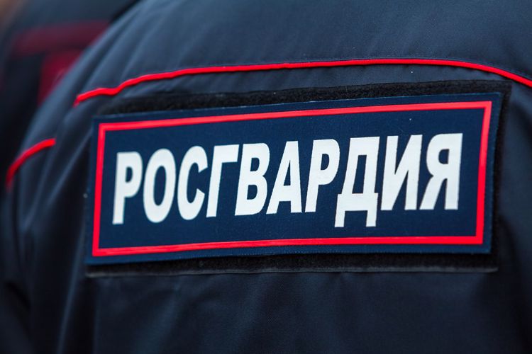 В Челябинске росгвардейцы задержали мужчину, у которого изъяли наркотические вещества