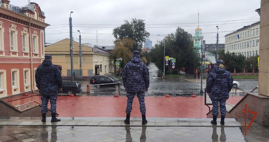 Росгвардейцы обеспечили безопасность Дней города в Челябинске и Златоусте