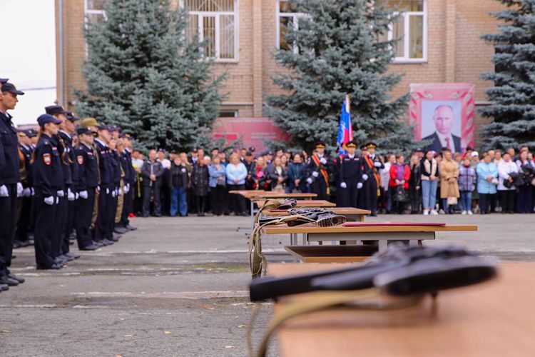 На базе челябинского ОМОН «Воин» студенты приняли клятву курсанта