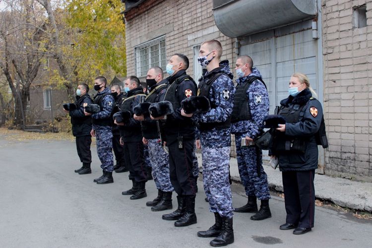 В Челябинске почтили память сотрудника вневедомственной охраны, погибшего 21 год назад