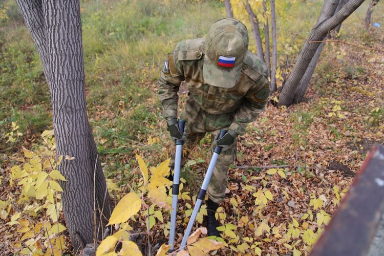 Курсанты подшефного Росгвардии спецвзвода «Воин» провели субботник на территории Челябинского геронтологического центра