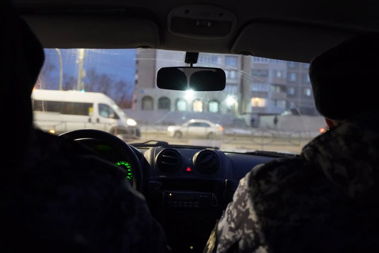 В Челябинске росгвардейцы задержали подозреваемого в нанесении ножевых ранений семье