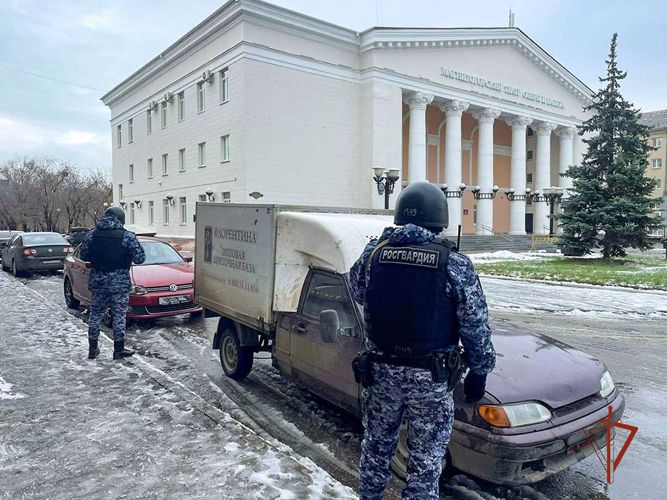 В Магнитогорске росгвардейцы приняли участие в антитеррористических учениях