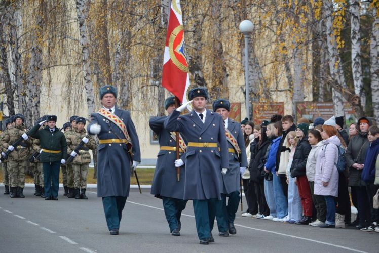 74-ю годовщину со дня сформирования отметили на Урале три воинских коллектива прославленного озерского соединения Росгвардии