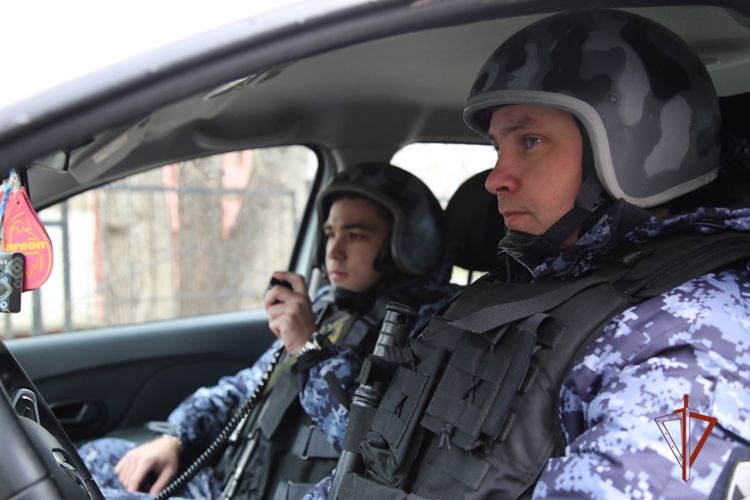 На Южном Урале росгвардейцы задержали двух мужчин, находившихся в федеральном розыске